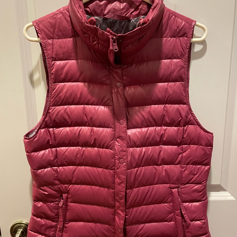 Gap Sleeveless Puffer Vest